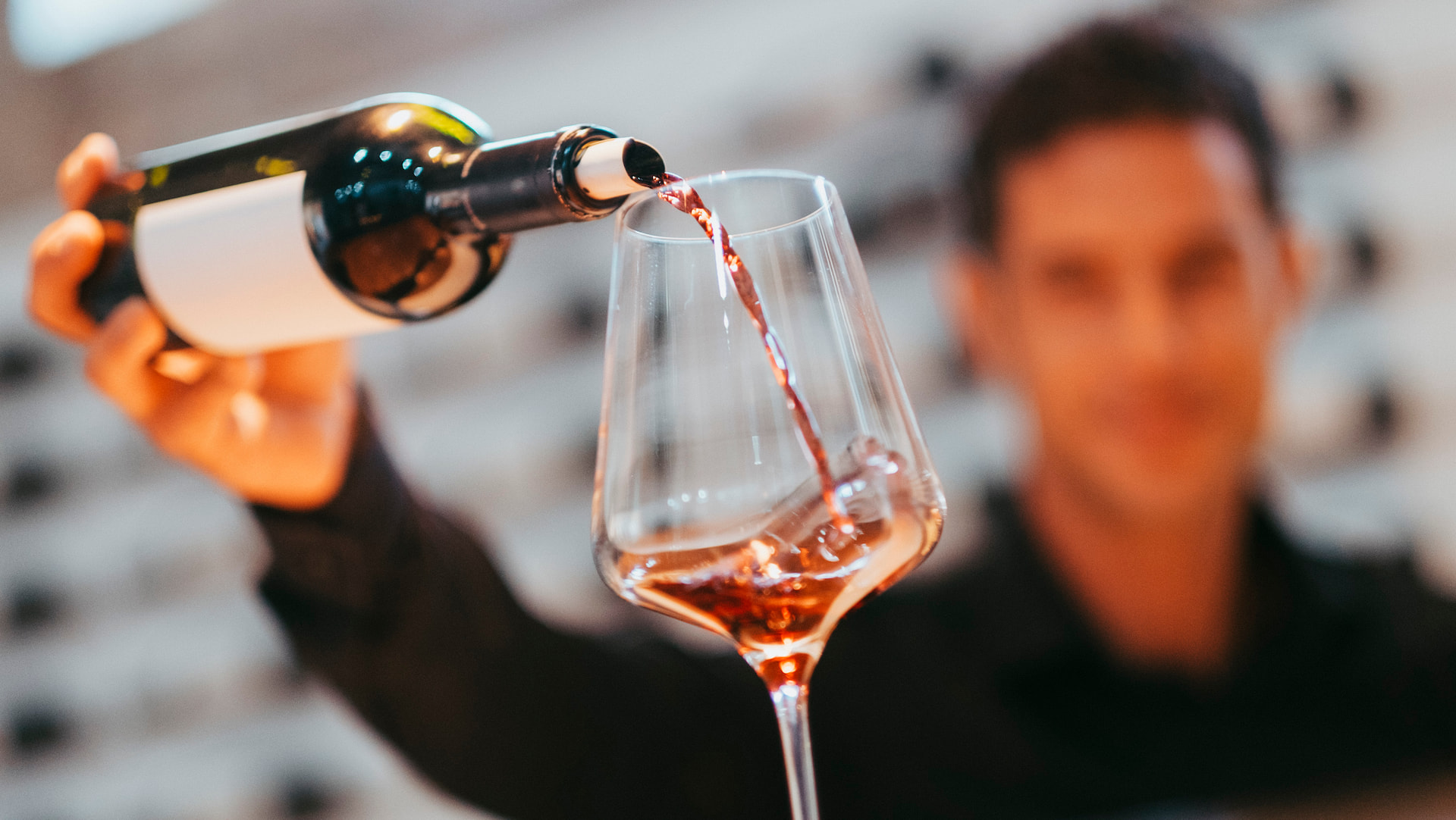 karijera-features-image-wine-tasting-stina-optimized